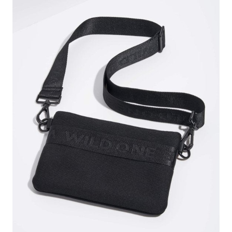 Wild One Recycled Knit Walking Treat Pouch (Black)