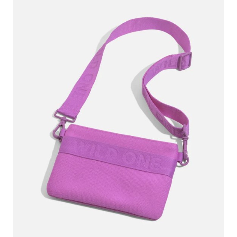 Wild One Recycled Knit Walking Treat Pouch (Orchid)